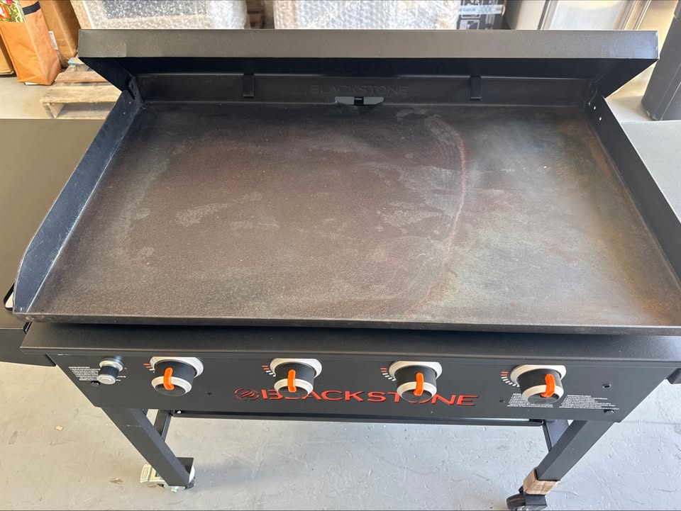 Blackstone Original 4-Burner 36 in. Propane Griddle with Hard Cover – Omnivore, Black