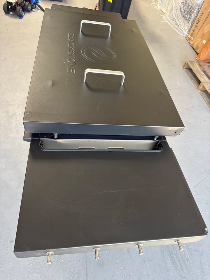 Blackstone Original 4-Burner 36 in. Propane Griddle with Hard Cover – Omnivore, Black